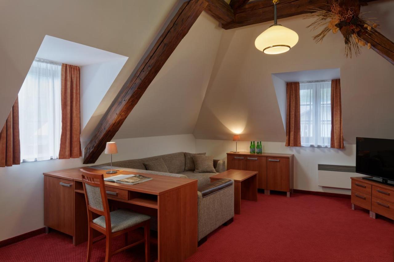 Hotel Singer Ludvikov Bagian luar foto
