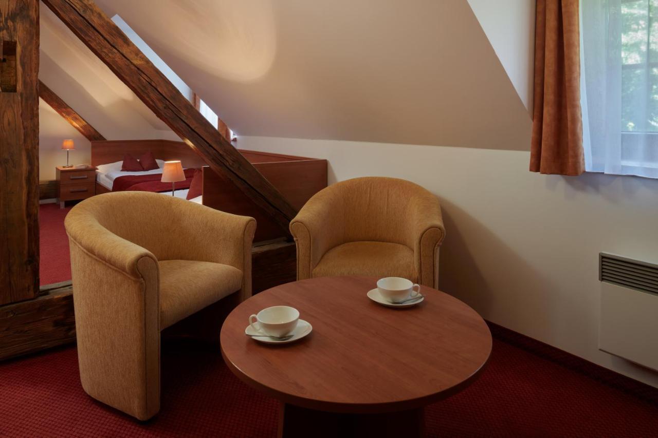 Hotel Singer Ludvikov Bagian luar foto