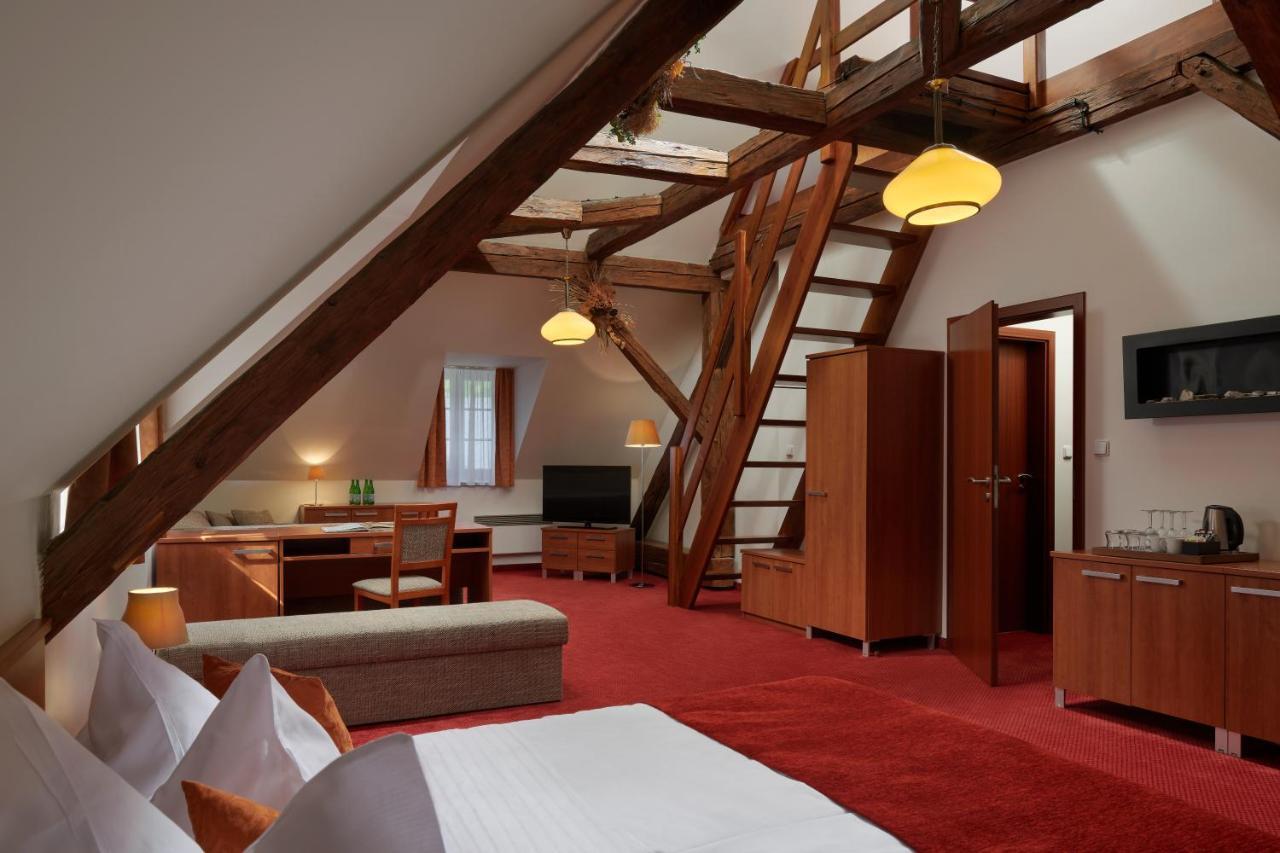 Hotel Singer Ludvikov Bagian luar foto